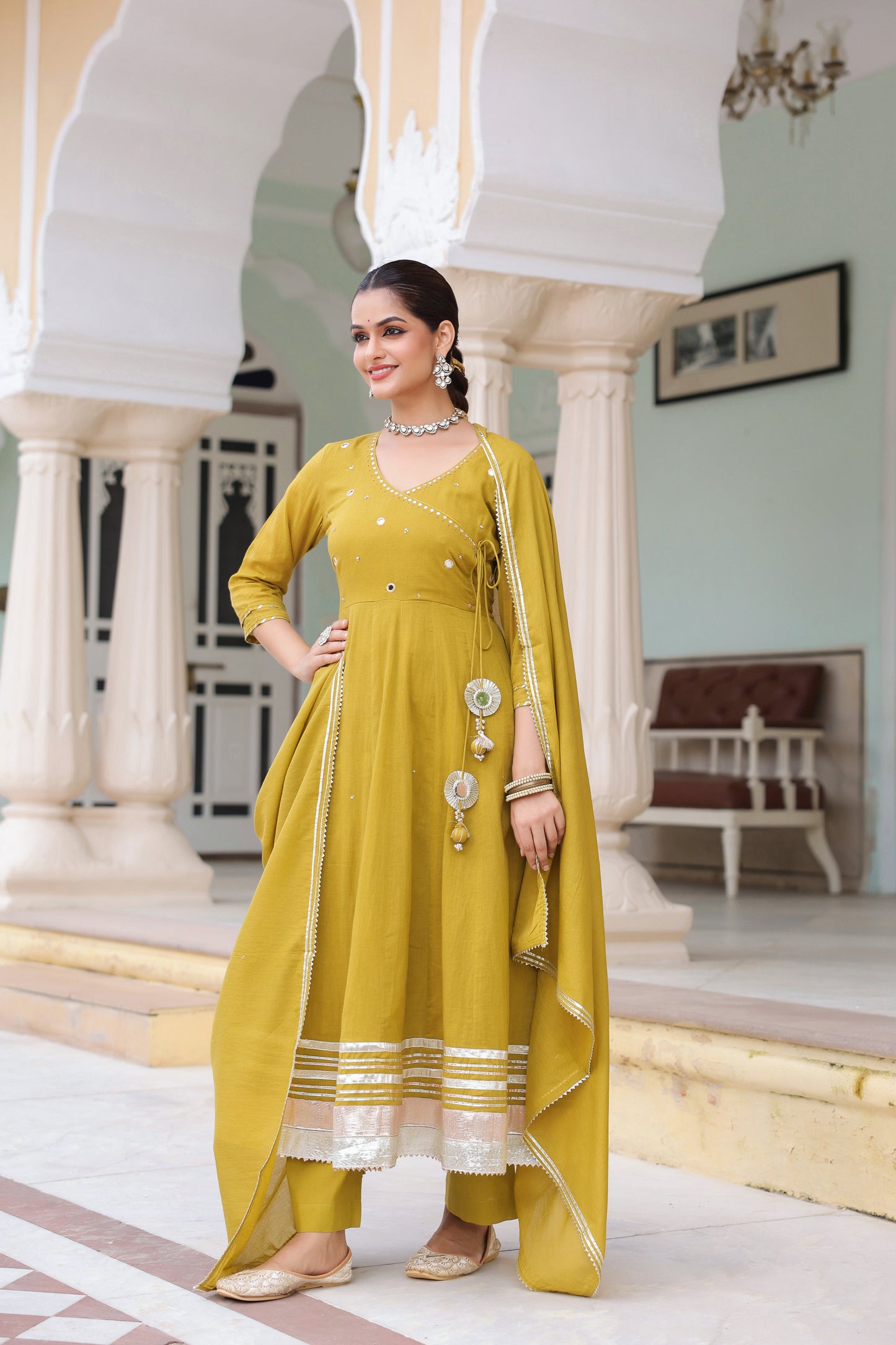 Women Floral Pure Cotton Kurta with Trousers & With Dupatta