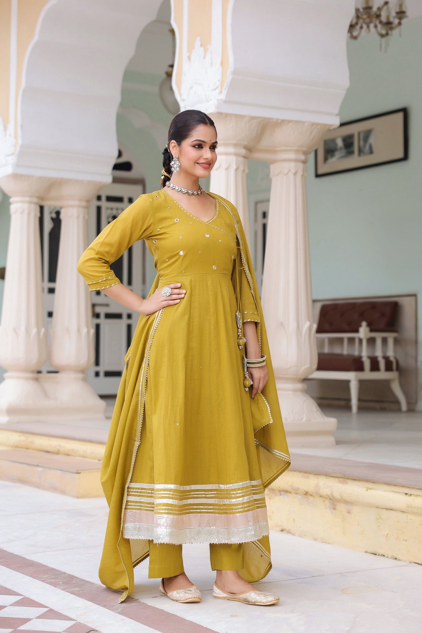 Women Floral Pure Cotton Kurta with Trousers & With Dupatta