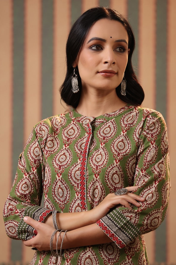 Women Green Ethnic Motifs Printed Cotton Straight Kurta