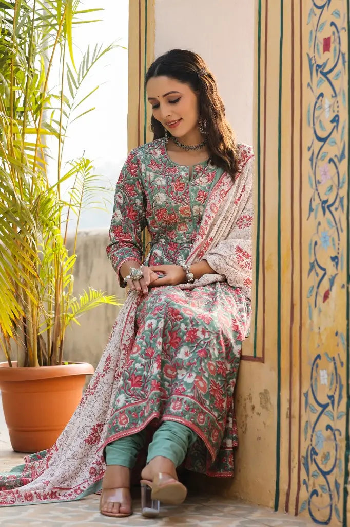 Women Red & Green Floral Printed Cotton Anarkali Kurta Set
