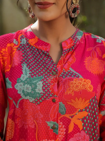 Women Fuchsia Floral Printed Mandarin Collar Long Sleeves Kurta With Trouser