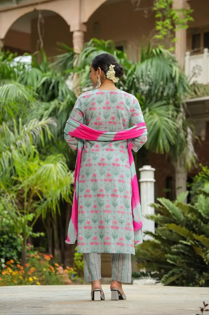 Women Green Floral Printed Regular Sequinned Pure Cotton Kurta & Trousers With Dupatta