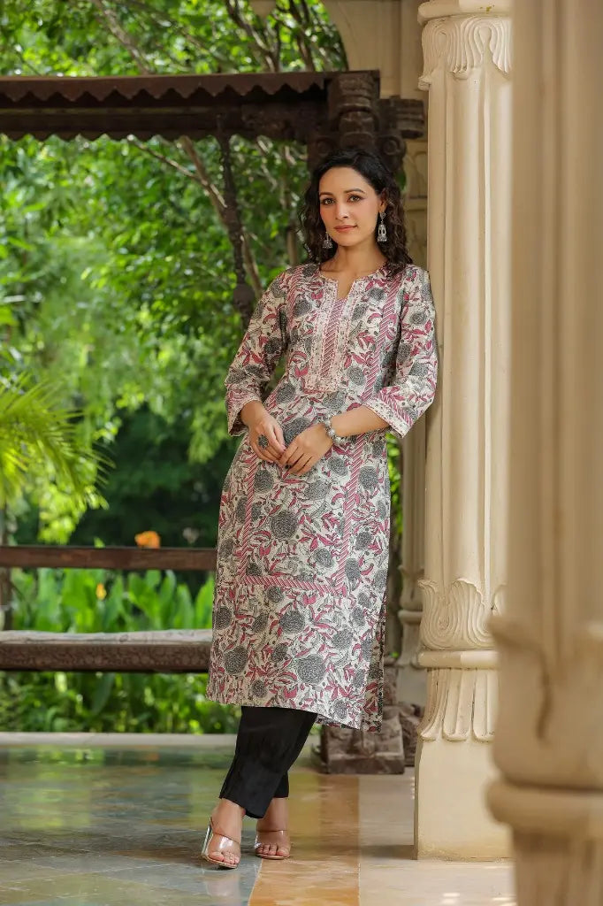 Women Rose Floral Printed Straight Kurta